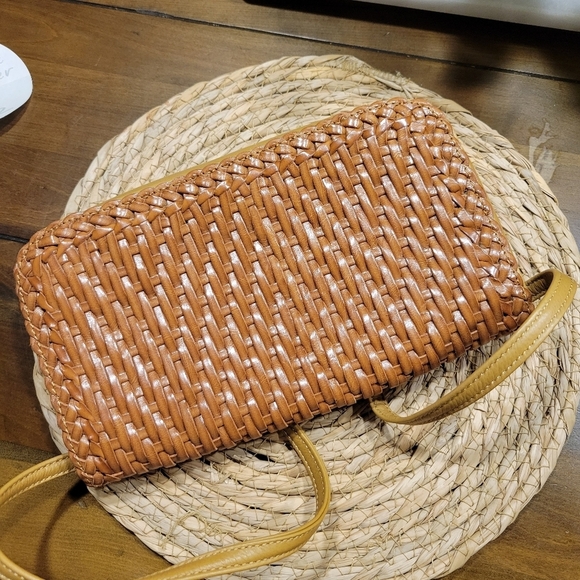 DE VECCHI BY HAMILTON HODGE CONVERTIBLE CROSSBODY CLUTCH BAG WOVEN LEATHER